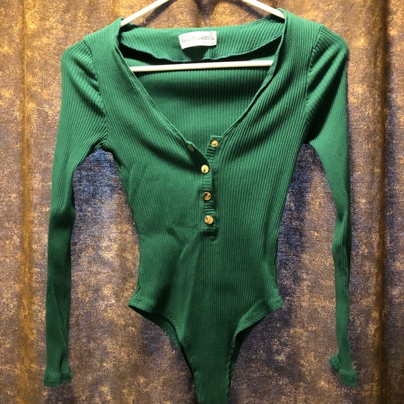 Tops - NWOT Forest green sexy low top bodysuit